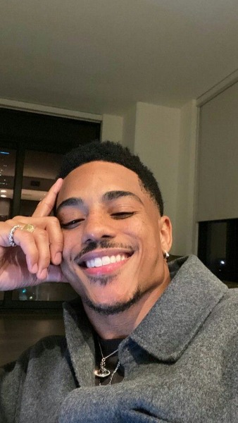 Video Chat Stories - @negot987 (negot 987): undefined